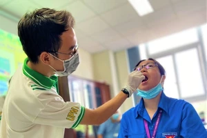 Hơn 60 sinh viên y khoa xung phong hỗ trợ phòng chống COVID-19