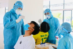 Xét nghiệm khẩn cấp các sinh viên trở lại KTX từ 4 tỉnh/thành