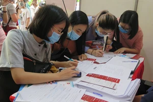 Sinh viên đang chịu áp lực tâm lý lớn với học trực tuyến