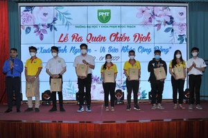 Nhiều sinh viên y khoa ở TP.HCM tình nguyện chống dịch xuyên Tết