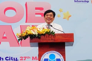 Hiệu trưởng 'nhắn nhủ' doanh nghiệp cảm thông sự rụt rè của sinh viên