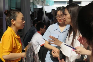 Doanh nghiệp đến trường đại học 'săn' ứng viên, mức lương lên đến 35 triệu đồng/tháng