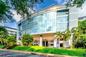 Trường đại học bội thu thành tích xếp hạng thế giới có điểm trúng tuyển ra sao?