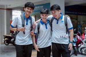 Trường ĐH Mở TP.HCM hỗ trợ sinh viên vùng bão lũ hơn 1 tỉ đồng 