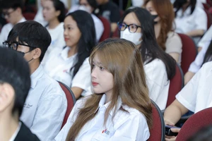 Sinh viên Trường ĐH Công nghiệp TP.HCM. Ảnh: NT