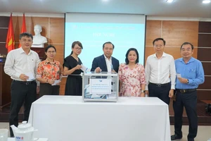 Các trường đại học ở TP.HCM chi tiền tỉ hỗ trợ đồng bào và sinh viên vùng lũ