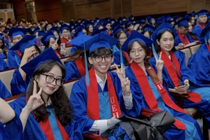 Sinh viên ĐH Kinh tế TP.HCM tại lễ tốt nghiệp năm 2024