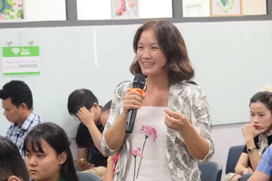 Chủ tịch trường kể chuyện phụ huynh khóc ở phòng hiệu trưởng