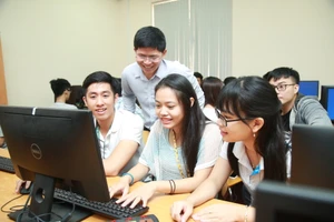 Thu nhập của giảng viên các trường ở ĐH Quốc gia TP.HCM cao bao nhiêu?