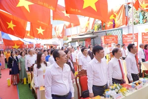 Ấn tượng triển lãm gần 200 lá cờ Tổ quốc tại Trường Cao đẳng Đại Việt Sài Gòn