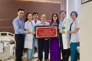 9 nhà giáo đặc biệt được vinh danh cống hiến trong 50 năm phát triển TP.HCM