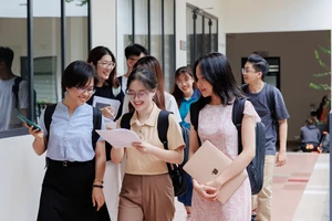 ĐH Kinh tế TP.HCM công bố điểm sàn, dự báo điểm chuẩn thay đổi ra sao?