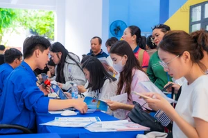 Loạt ngành đại học có điểm chuẩn ‘chạm đáy’ vẫn tiếp tục tuyển bổ sung