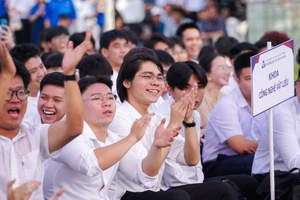 Giải mã doanh thu nghìn tỉ của nhiều trường đại học hiện nay