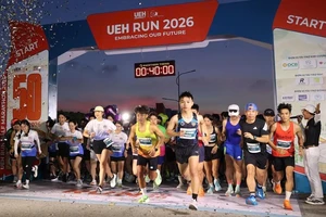 Hơn 4.000 người tham gia giải chạy gây quỹ cho các hoạt động giáo dục