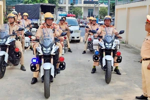 CSGT TP.HCM đồng loạt ra quân đảm bảo an toàn giao thông dịp lễ Giỗ tổ Hùng Vương