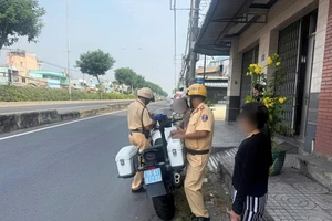 Tại sao thời gian qua nhiều người đi bộ bất ngờ bị xử phạt?