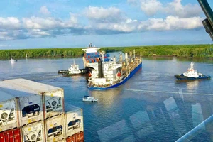 TP.HCM: 2 tàu hàng va chạm ở Cần Giờ, dầu tràn trên sông
