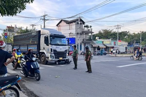 Người phụ nữ tử vong sau va chạm với xe tải ở quận 12