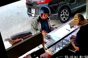 Chủ đại lý vé số ở TP Thủ Đức bị lừa vé số giả gần 6 triệu đồng