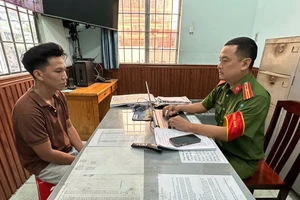 Đột nhập tiệm tạp hóa lấy 80 triệu đồng để trả nợ thua bạc bên Campuchia