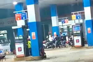 Xác minh nhóm thanh niên đuổi chém nhau tại cây xăng ở Bình Dương