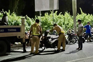 CSGT xử lý nhóm thanh niên lạng lách trong khu đô thị Sala ở TP.HCM