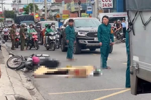 Tài xế xe công nghệ tử vong sau va chạm với xe tải ở TP.HCM