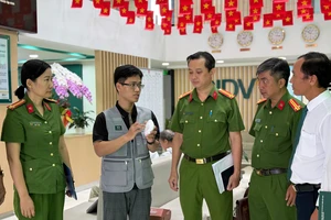 TP.HCM: Công an phường Thủ Đức gắn nút ‘bí mật’ báo cướp ở tiệm vàng, ngân hàng 