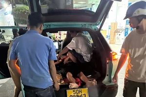 Nhận cầu cứu, CSGT lập tức dẫn đường đưa nạn nhân đi cấp cứu kịp thời