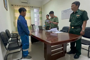 Bắt tạm giam chủ tàu đưa người xuất cảnh trái phép khai thác thủy sản