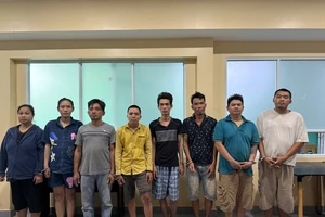 Công an bắt nhóm 8 người thuê nhà nghỉ để sử dụng ma túy