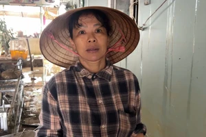 Cụ ông 83 tuổi bám cửa sổ giữa lũ dữ được cứu kịp thời