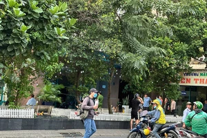 Điều tra vụ người phụ nữ tử vong nghi do rơi từ sân thượng chung cư ở TP.HCM 