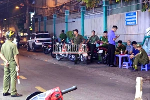 Công an truy tìm nghi can mặc đồ xe ôm công nghệ đâm chết người ở TP.HCM