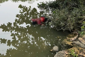 Phát hiện thi thể nam giới mặc áo ‘Phú Lâm FC’ trên sông Rạch Chiếc