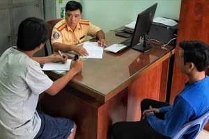 Làm việc với công an, 2 tài xế lao vào ẩu đả vì không ai chịu nhường đường đã khai gì ?