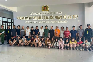 Triệt phá đường dây đưa ma túy từ Campuchia về TP.HCM, bắt giữ 26 người