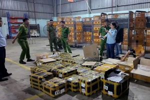 Tiêu hủy hơn 6.000 chai thuốc cấm sau phản ánh của báo Pháp Luật TP.HCM