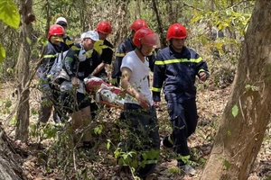 Kịp thời cứu hộ nữ du khách nước ngoài gặp nạn trên núi Dinh