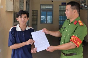 TP.HCM: Nạn nhân bị cướp xe máy nhận lại tài sản sau vài giờ trình báo