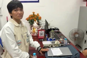 Bắt giữ người giúp việc trộm 20 laptop của công ty ở TP.HCM
