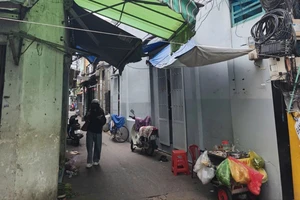 Bắt giữ nghi phạm ném bom xăng, dùng dao tấn công khiến 2 người bị thương 