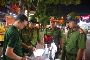 TP.HCM: Xuyên đêm lập lại trật đô thị tuyến đường ẩm thực Hoàng Diệu 2