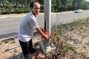 Bắt tạm giam đối tượng nhiều lần cắt trộm dây điện trụ đèn chiếu sáng ở TP.HCM