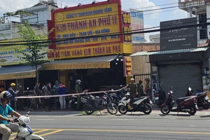 Nhóm người dùng búa cướp tiệm vàng ở TP.HCM