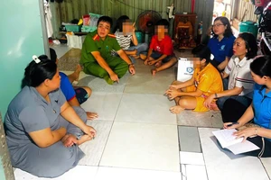 TP.HCM: Xác minh nhiều trẻ em bị ép bán hàng rong, nghi bị bạo hành
