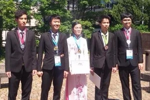 Việt Nam đoạt 2 huy chương vàng Olympic Vật lý quốc tế 2016