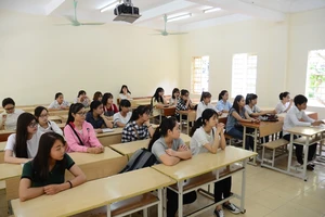 Ý kiến trái chiều về việc thi trắc nghiệm môn sử