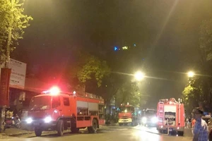 Quán thịt nướng Hàn Quốc bốc cháy trong đêm